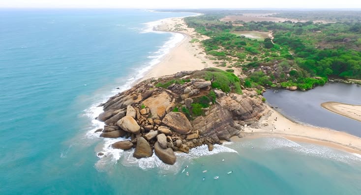 arugam bay elephant rock a unique geological wonder and tourist attraction