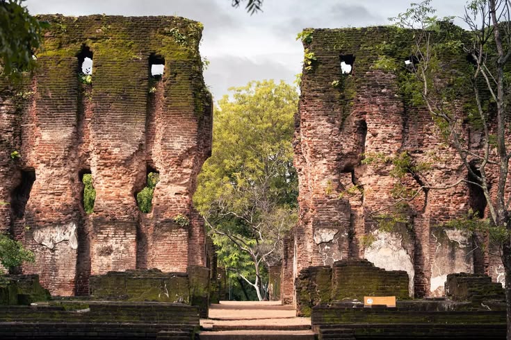 polonnaruwa’s ancient city a guide to sri lanka’s second kingdom